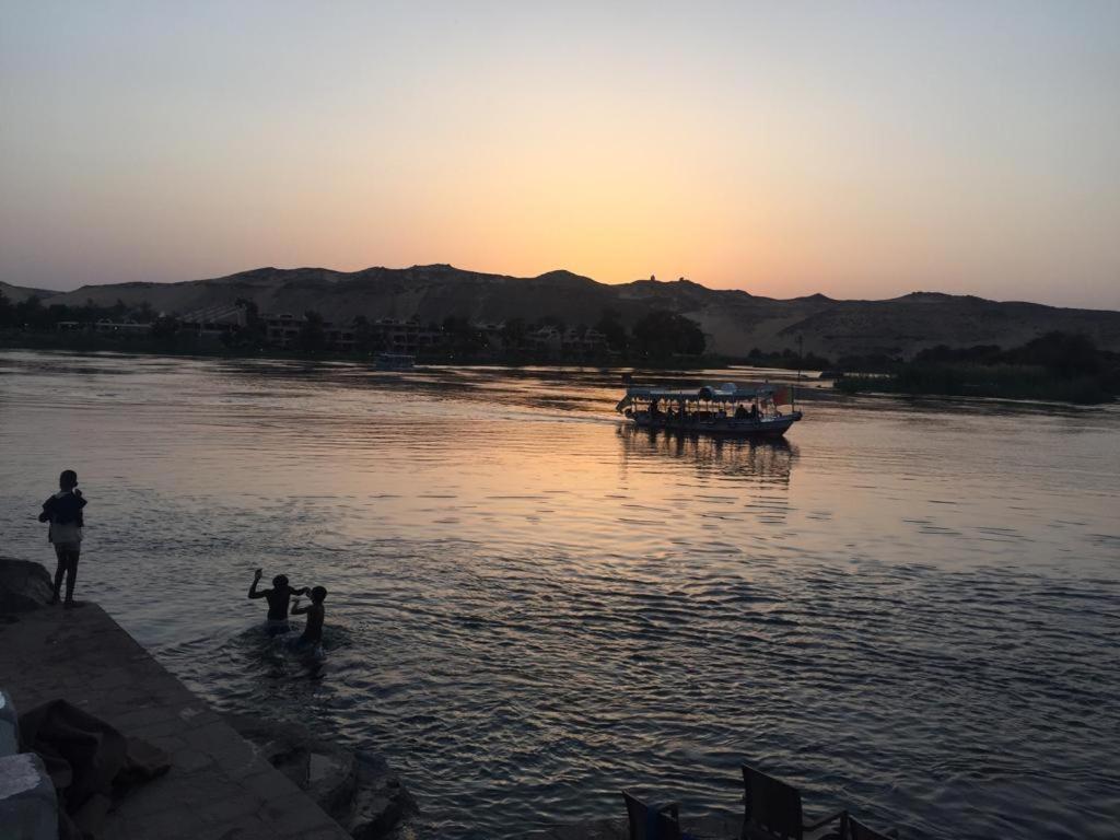 Go Inn Backpackers Aswan Bagian luar foto