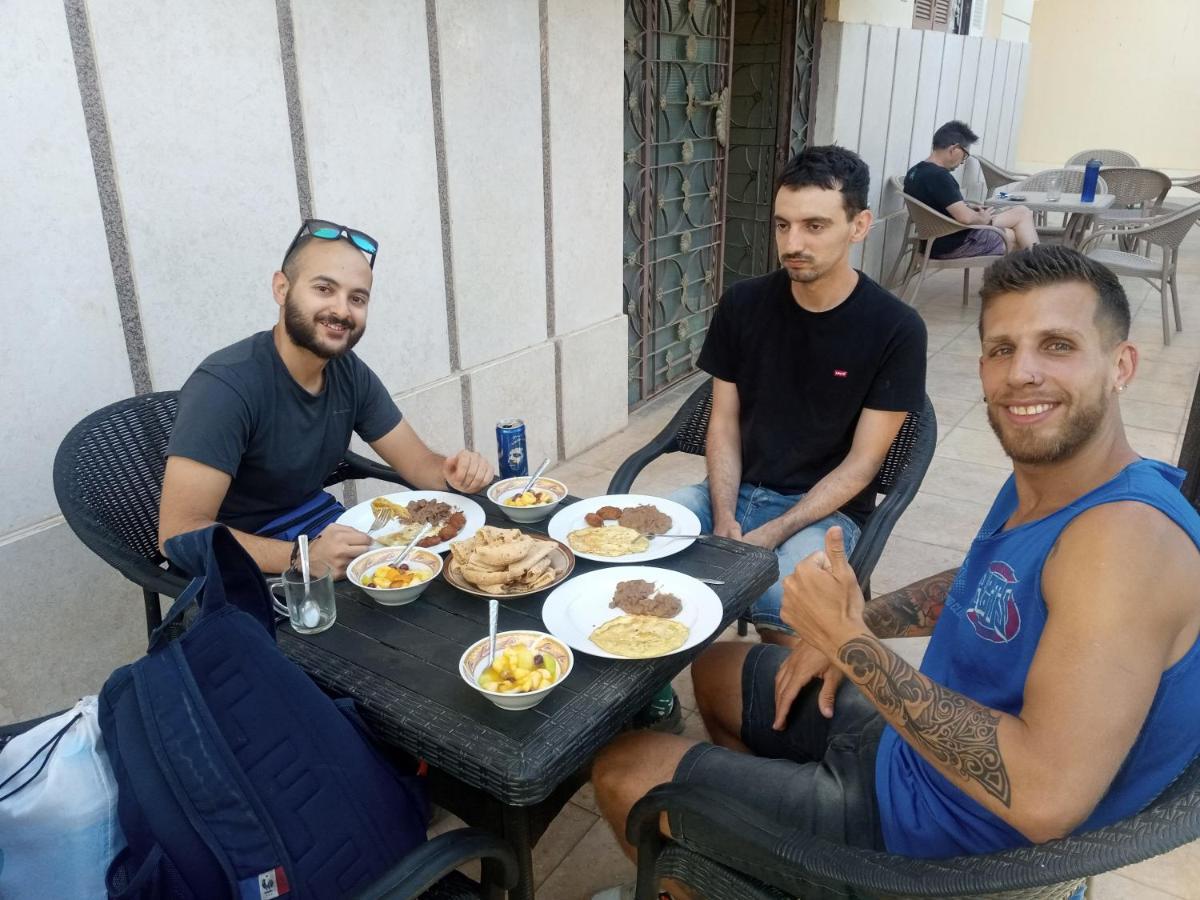Go Inn Backpackers Aswan Bagian luar foto