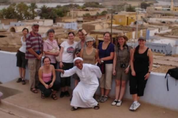 Go Inn Backpackers Aswan Bagian luar foto