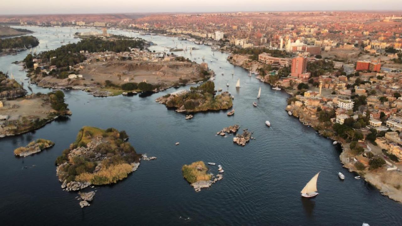 Go Inn Backpackers Aswan Bagian luar foto