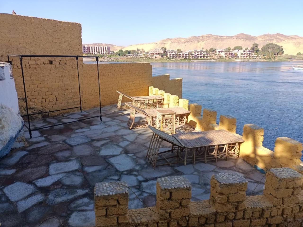 Go Inn Backpackers Aswan Bagian luar foto