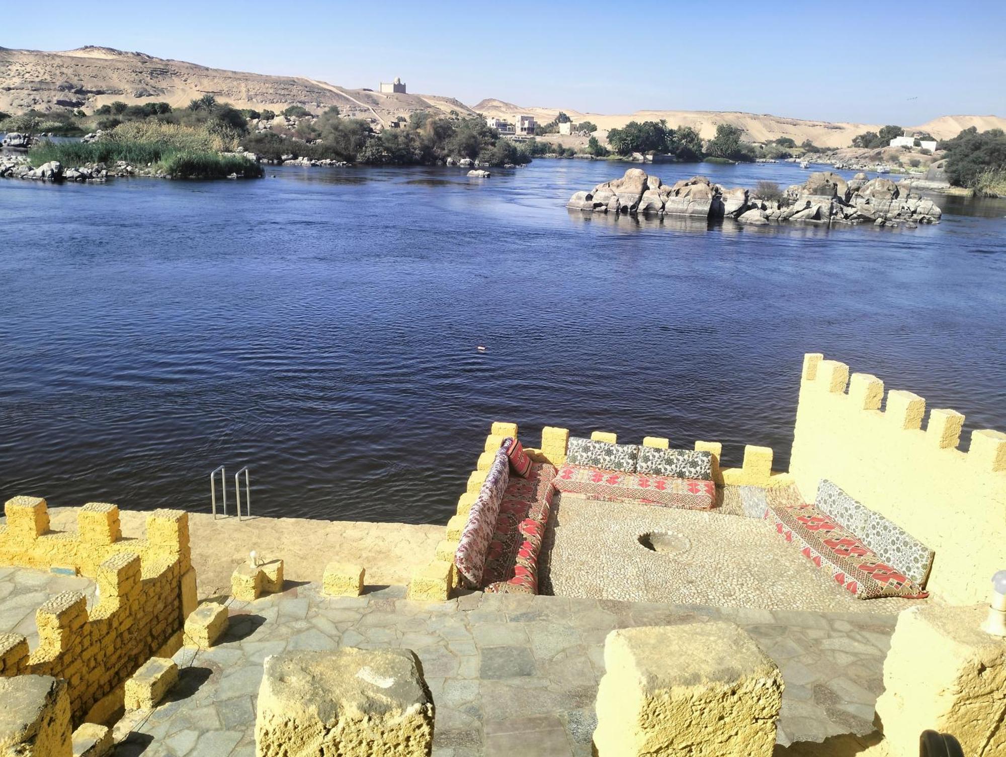 Go Inn Backpackers Aswan Bagian luar foto